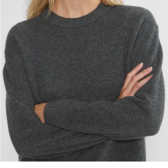 Aritzia 100% Cashmere Charcoal Crew Neck Sweater small - Picture 7 of 7